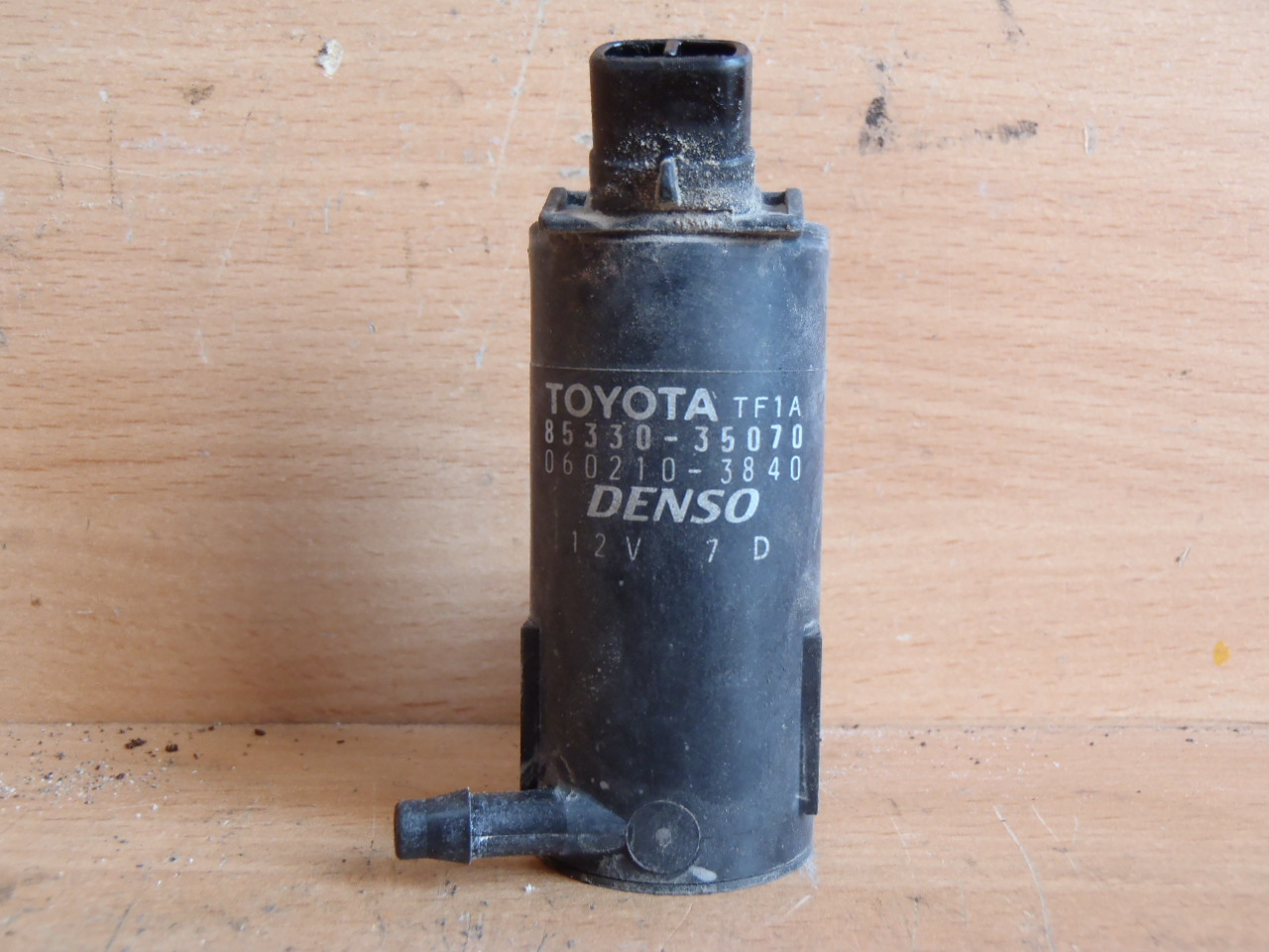 Motorek ostřikovače