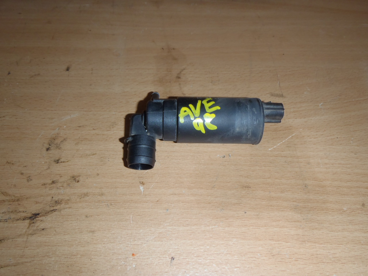 Motorek ostřikovače 