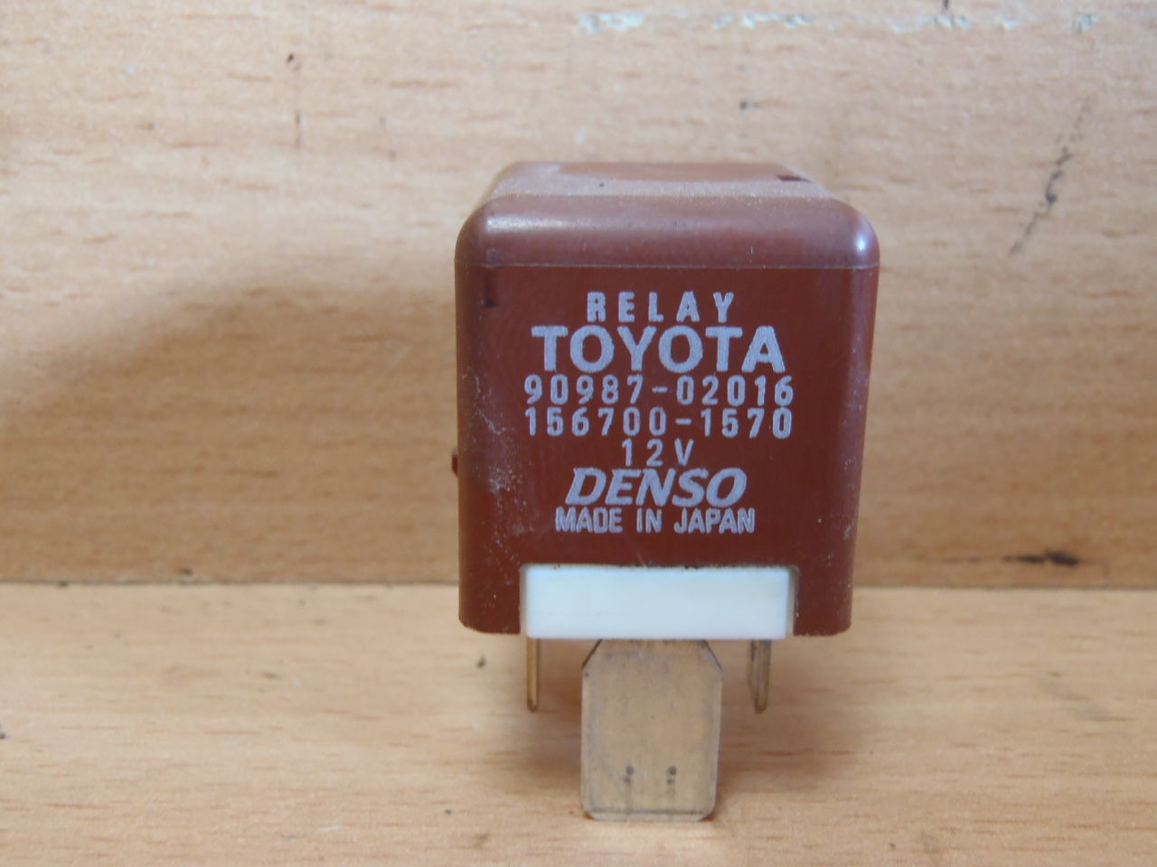 Relé 90987-02016