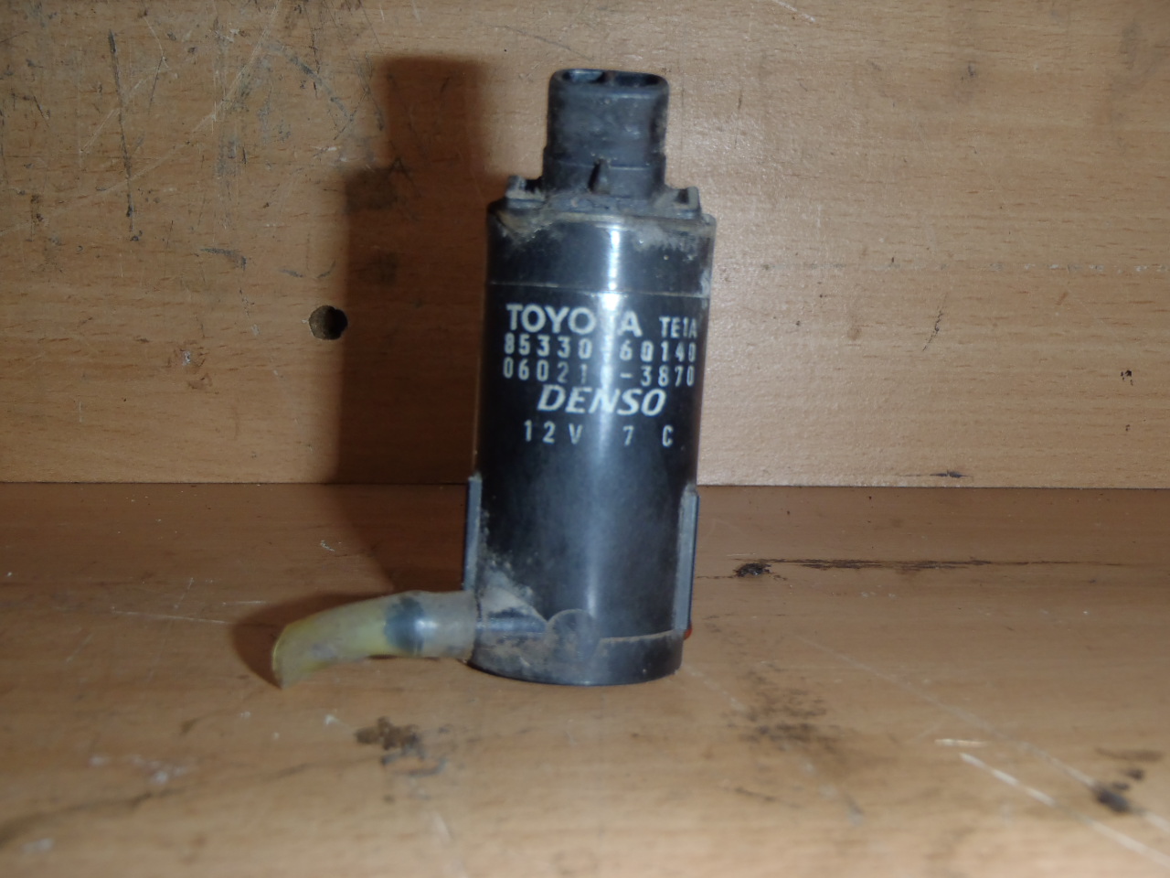 Motorek ostřikovače 2