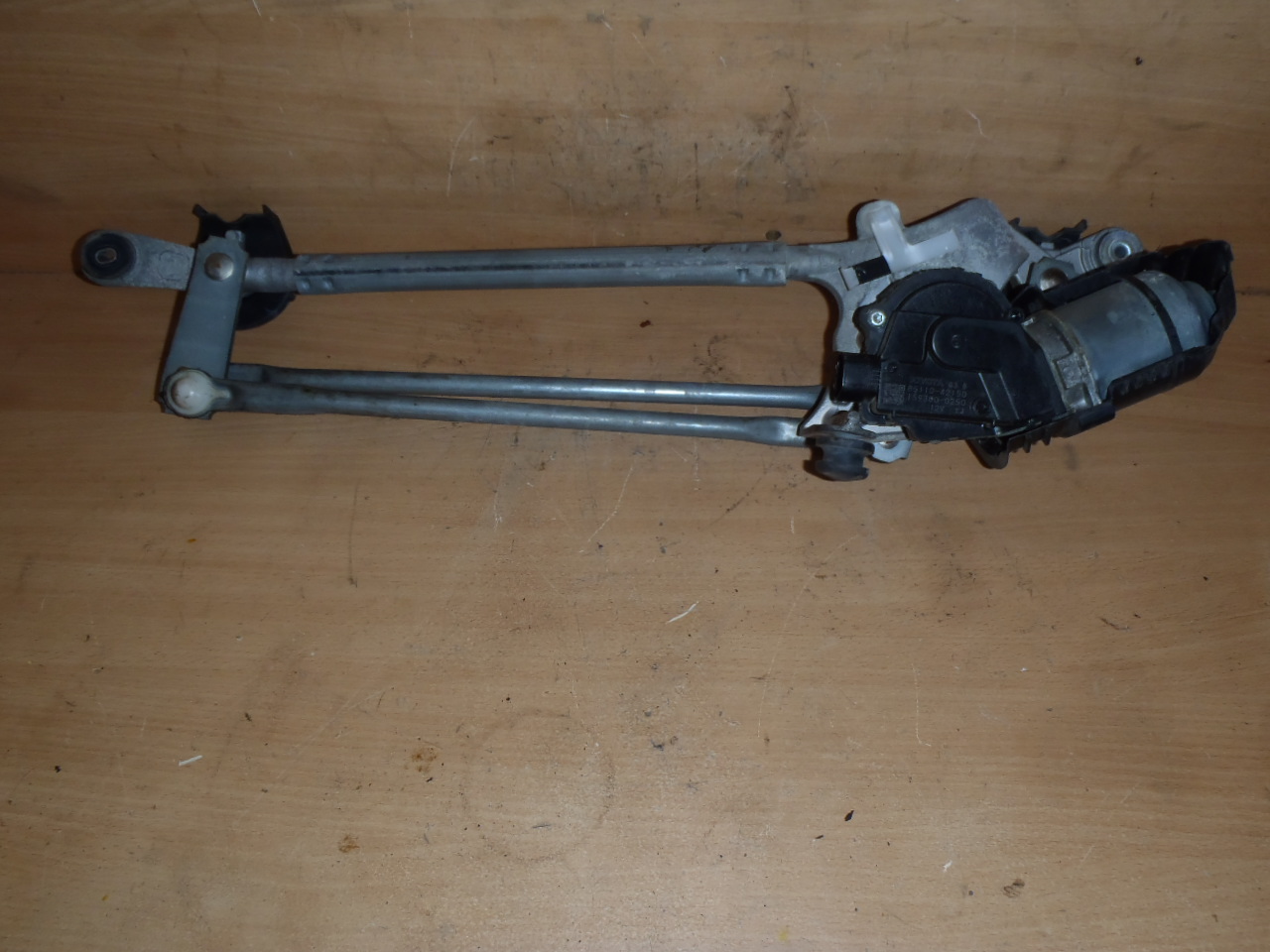 Táhla stěračů + motorek