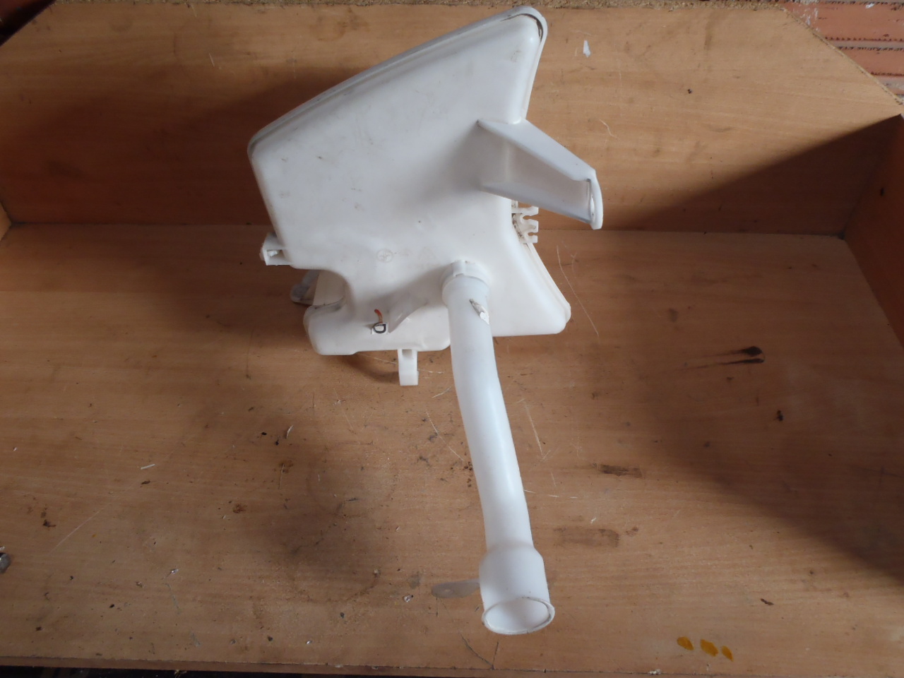 Nádobka ostřikovačů