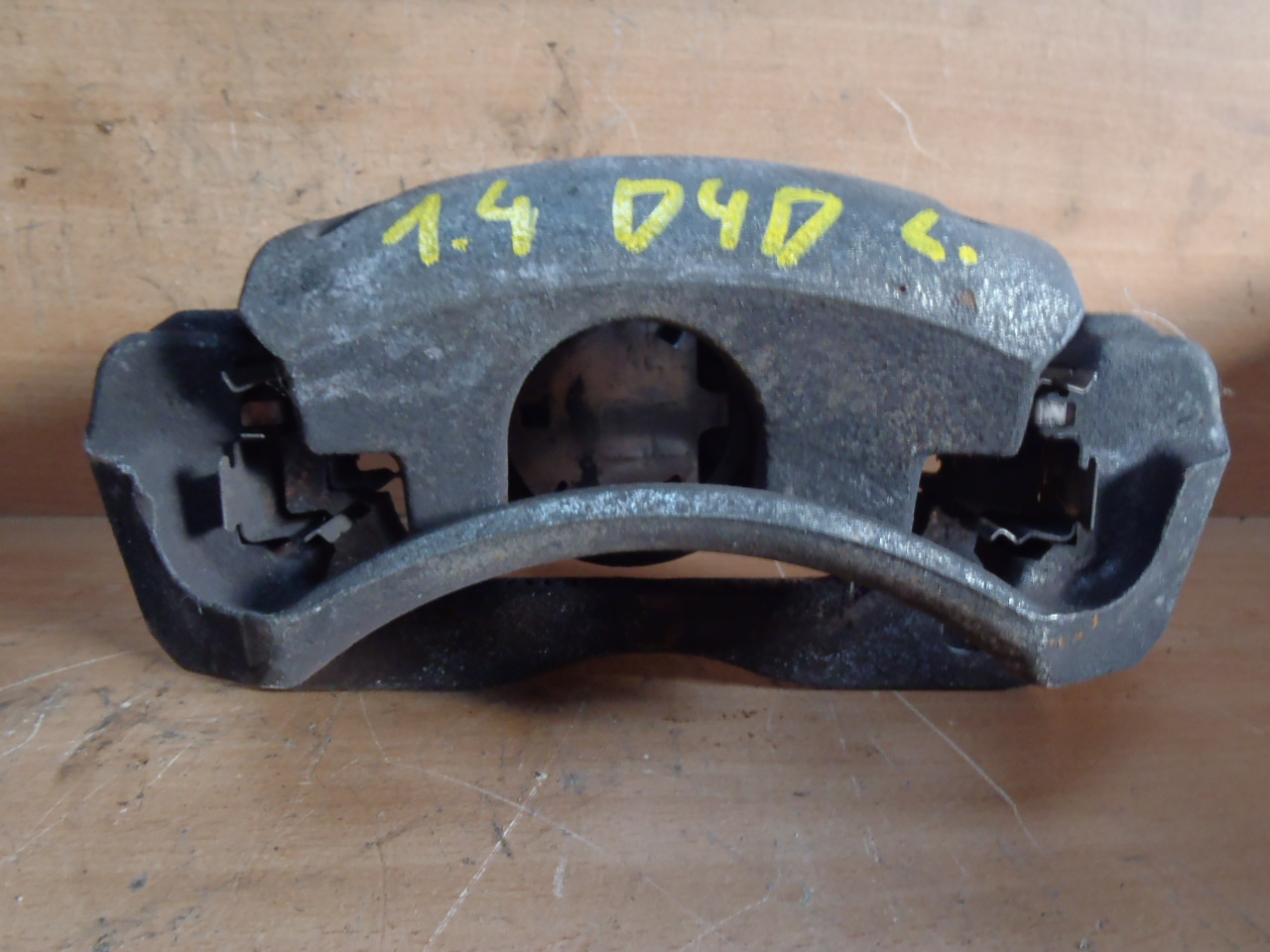 Přední brzdič L. 1.4 D4D