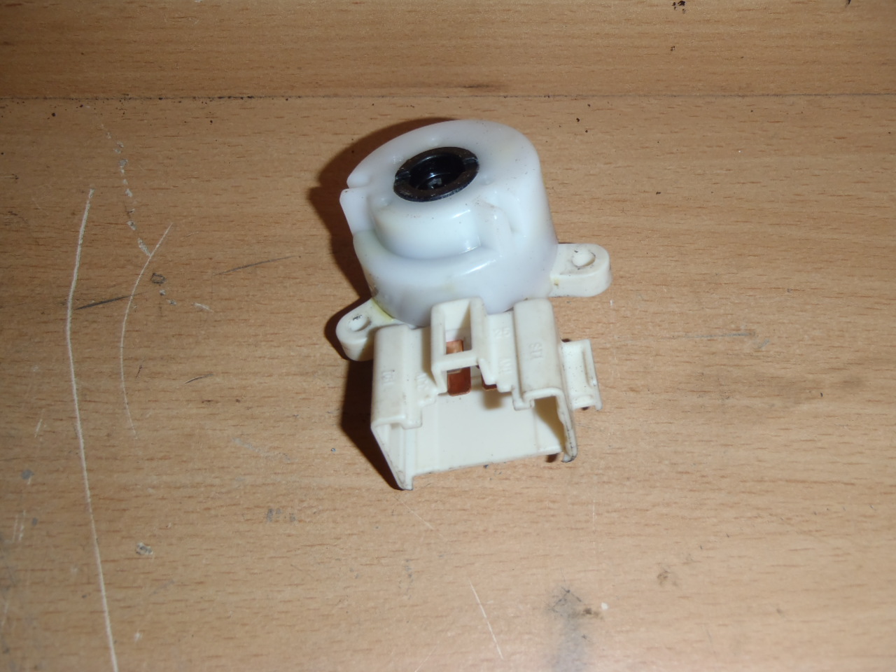 Oříšek pod spínačku