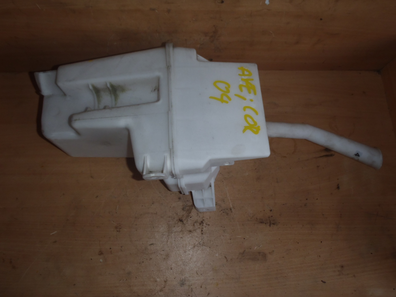 Nádobka ostřikovačů bez xenonu