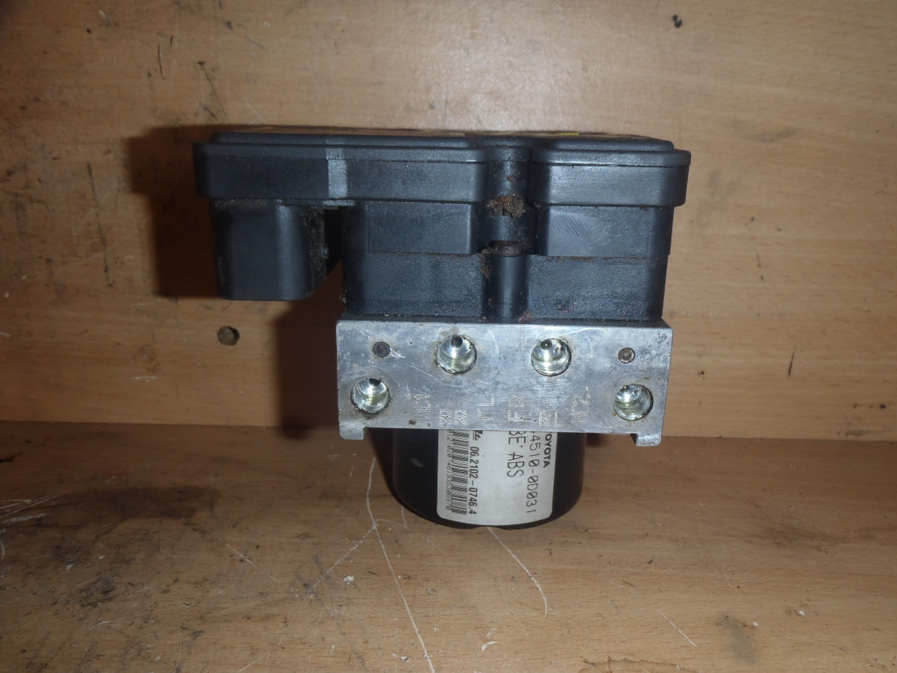 Kostka ABS 1.0 VVT-i 89541-0D040