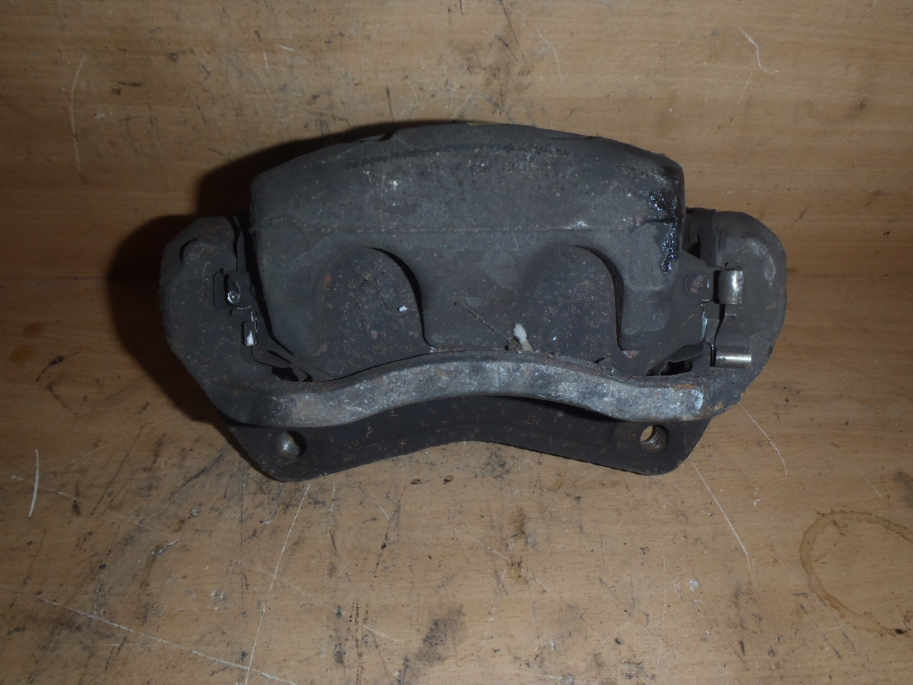 Levý brzdič Pathfinder 2.5 DCI