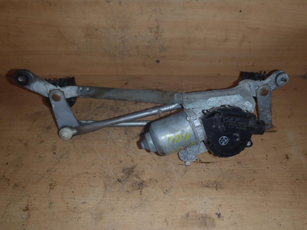 Motorek stěračů + táhla