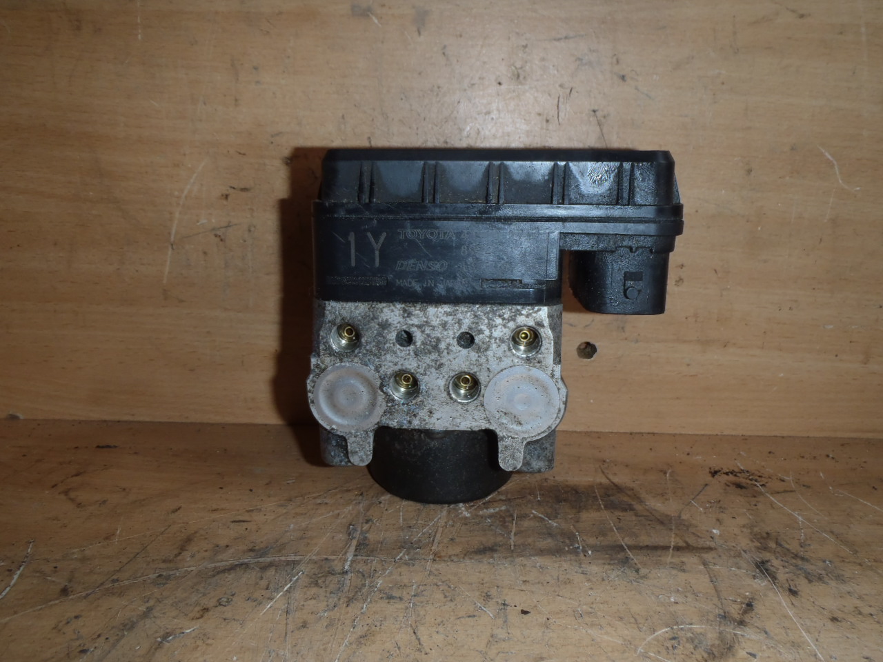 Kostka ABS 1.8 VVT-i 44510-17090