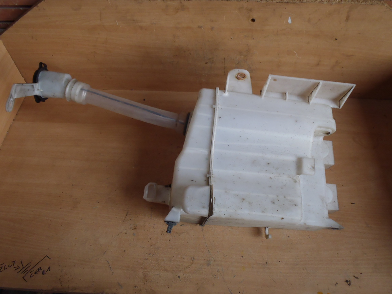 Nádobka ostřikovačů