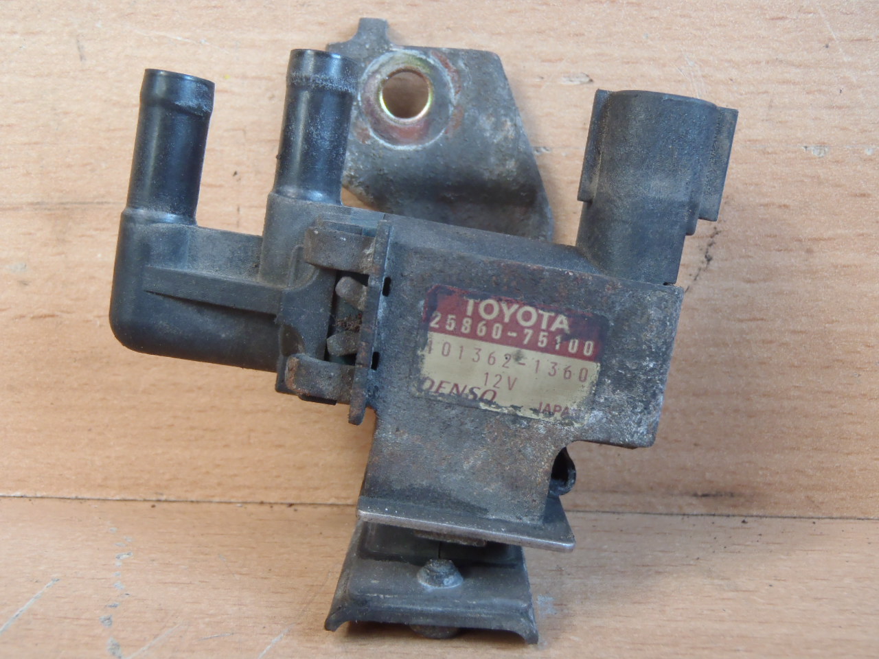 Podtlakový ventil 25860-75100