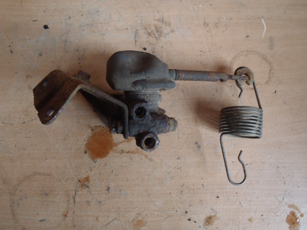 Omezovač brzdového tlaku