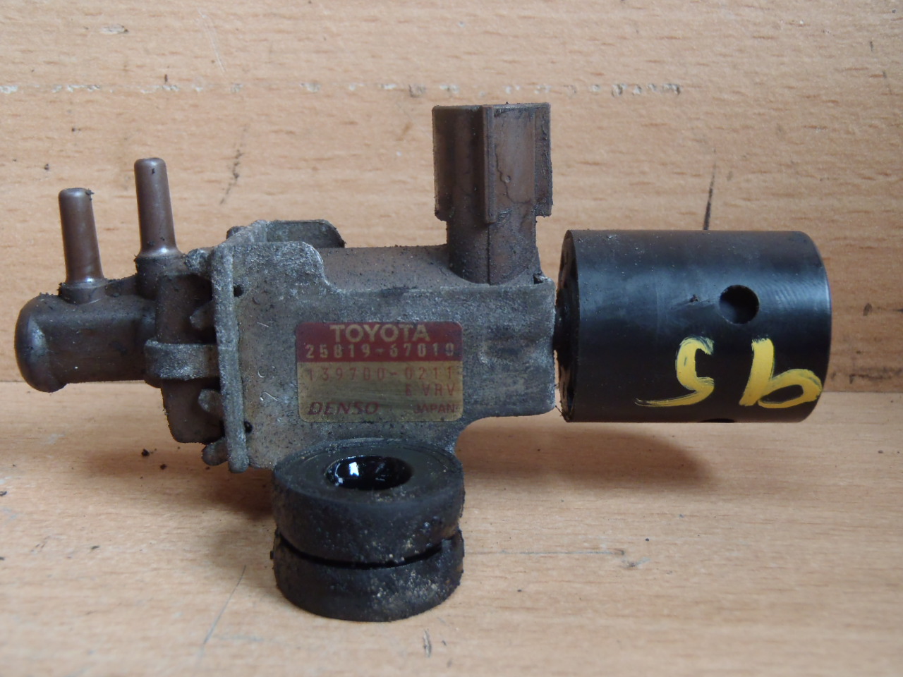 Podtlakový ventil 25819-67010