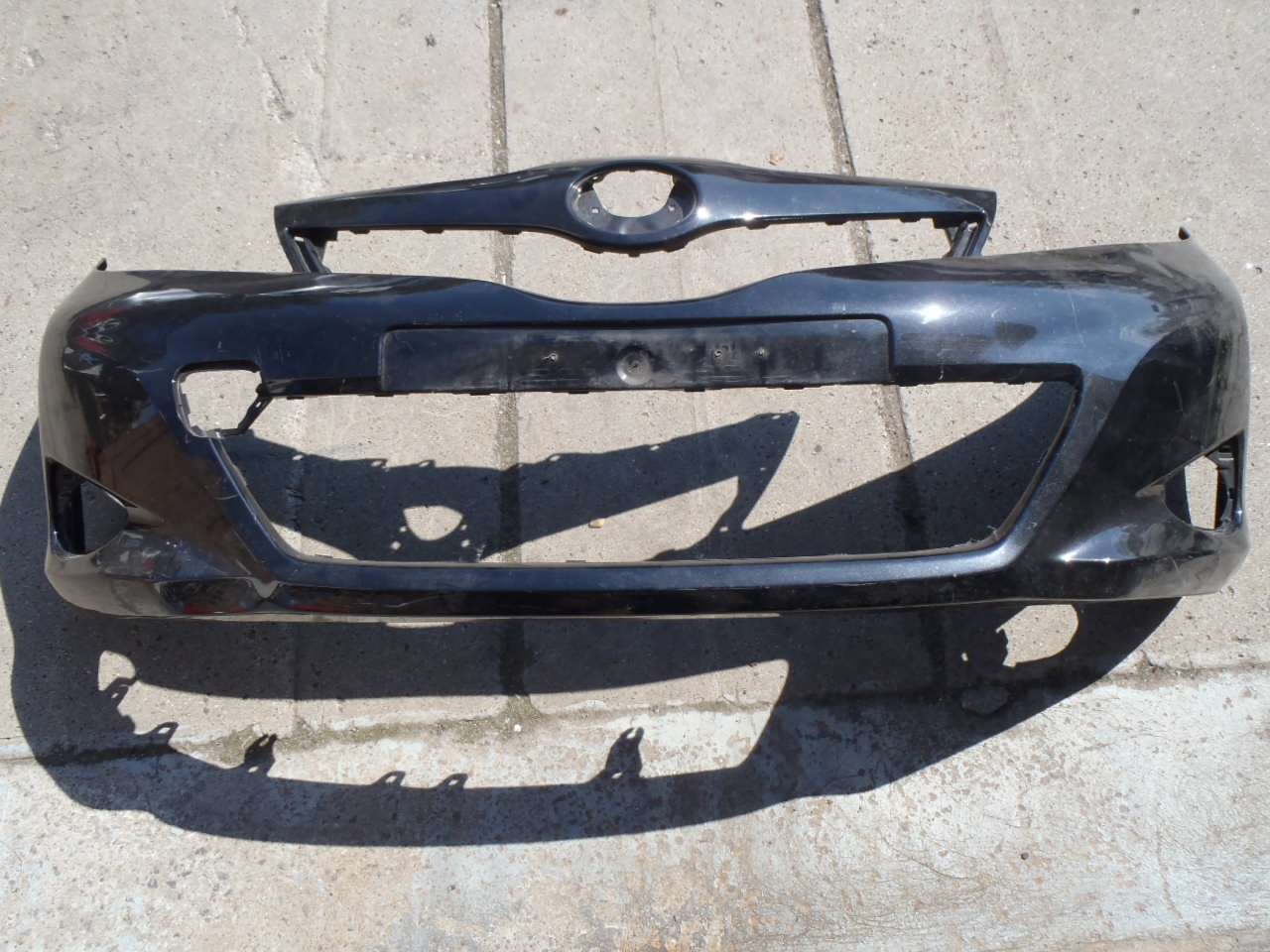 Přední nárazník Yaris