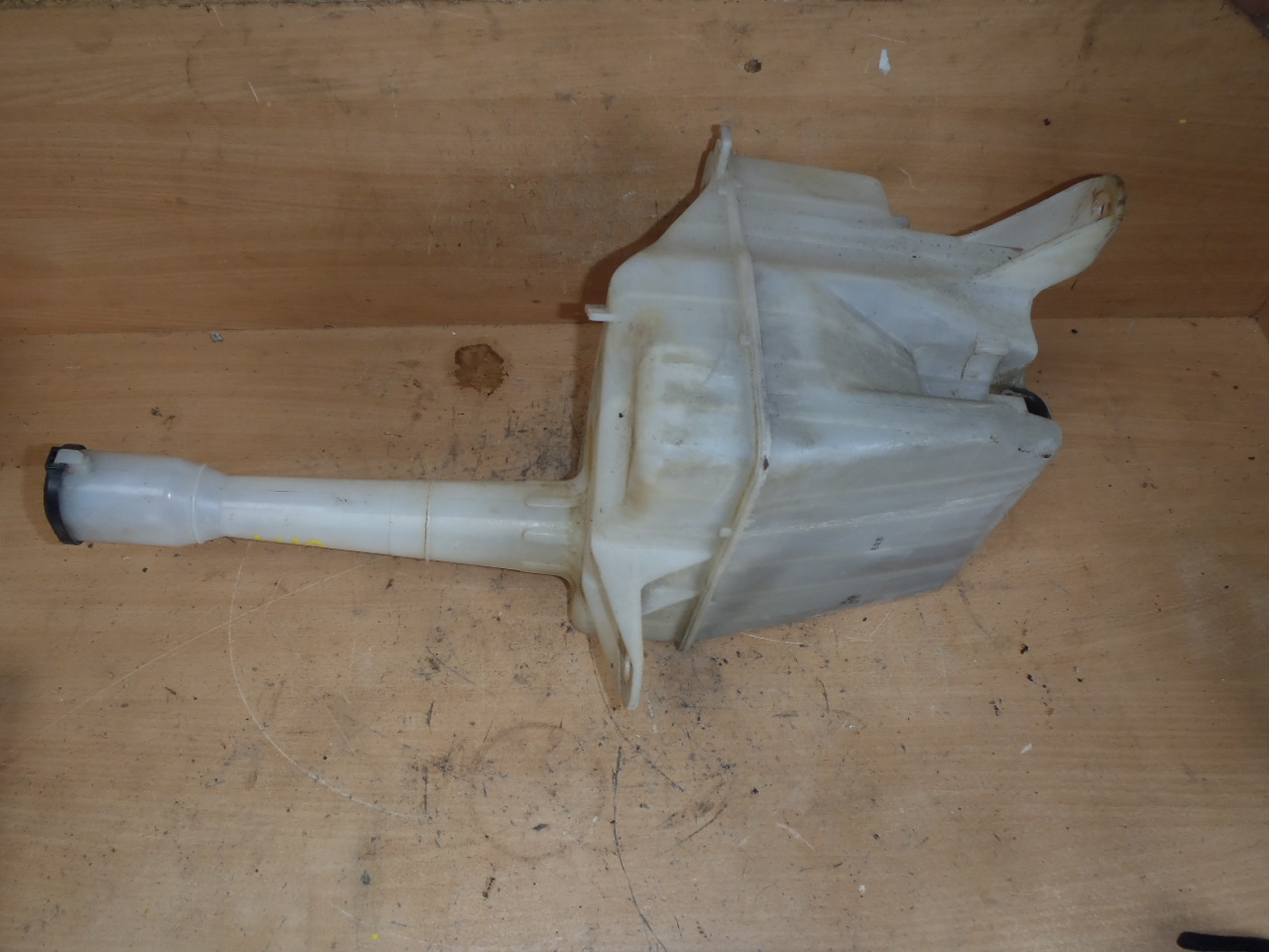 Nádobka ostřikovačů 