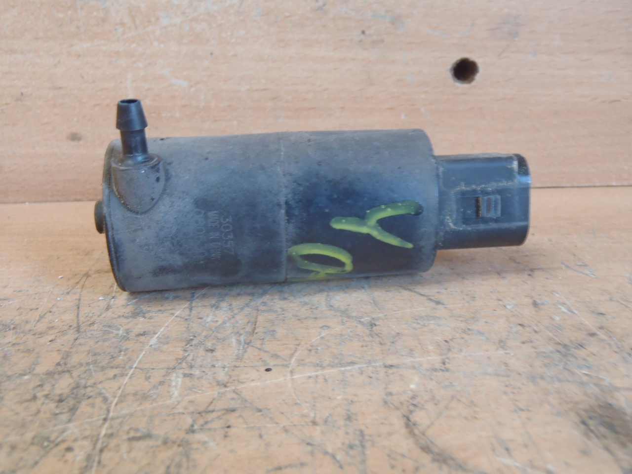 Motorek ostřikovače