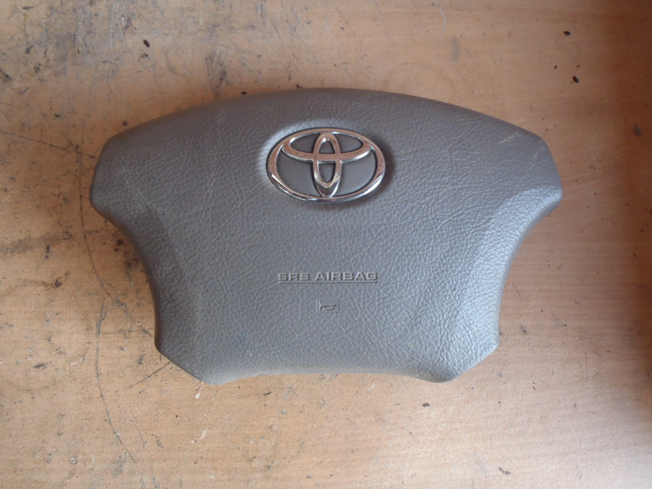 Airbag řidiče-světlý