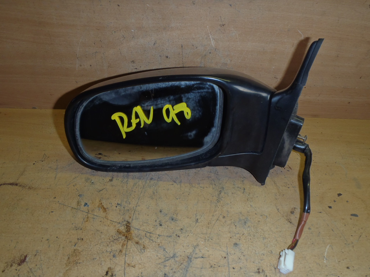 Levé zrcátko elektrické