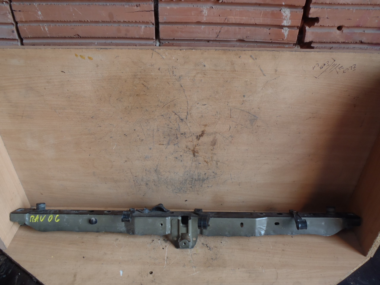 Vrchní příčka chl. stěny