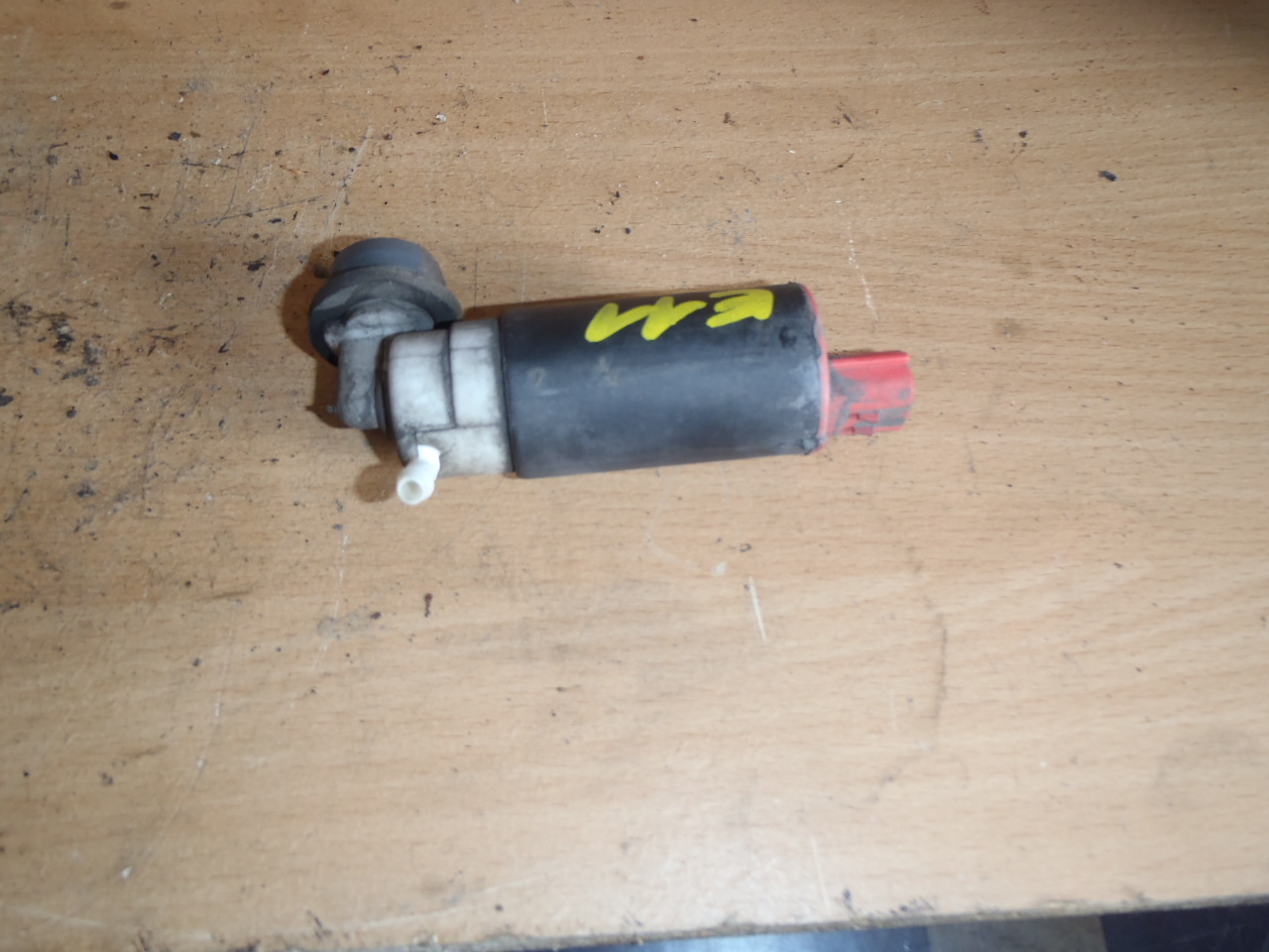 Motorek ostřikovače