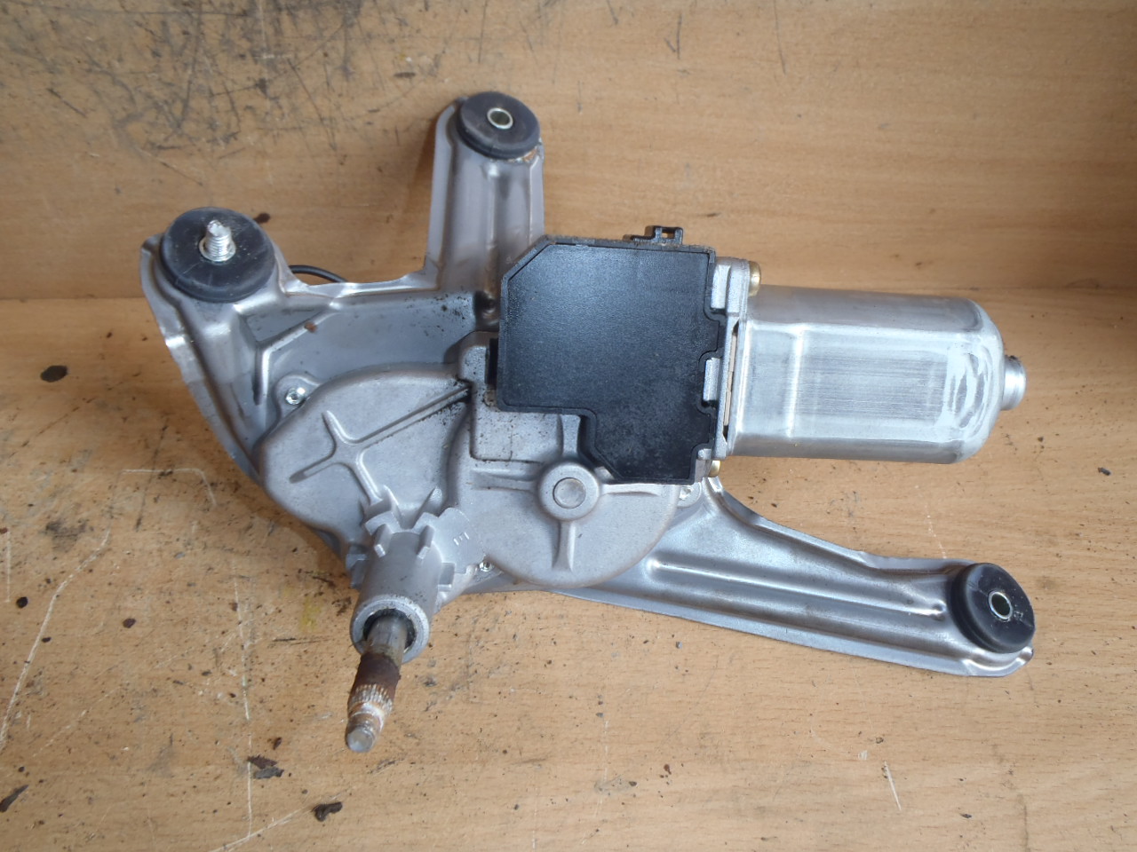 Motorek zadního stěrače combi