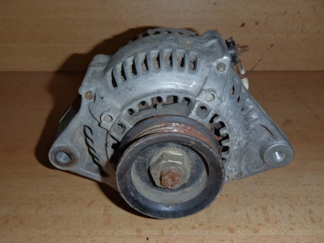 Alternátor Avensis Verso 