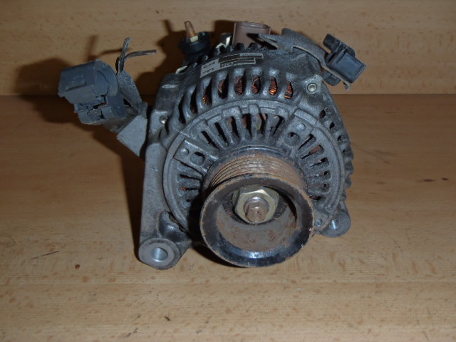 Alternátor Starlet 1.4i