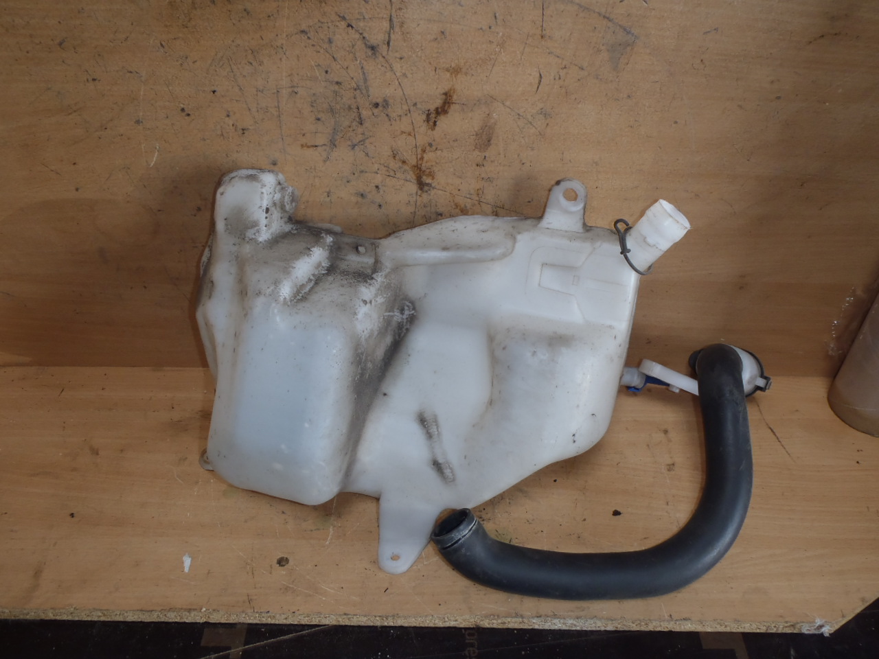 Nádobka ostřikovačů