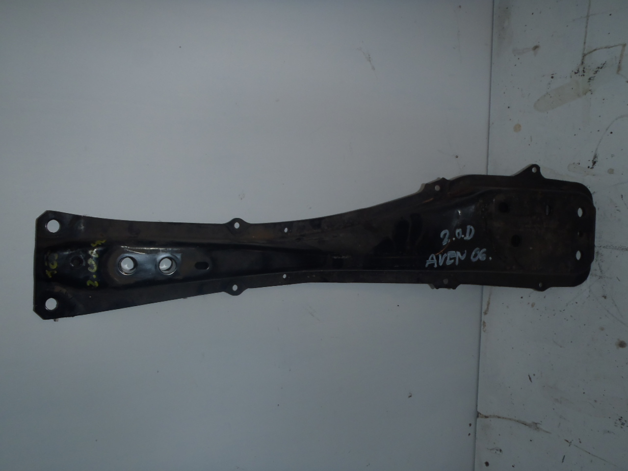 Příčka pod motor D4D