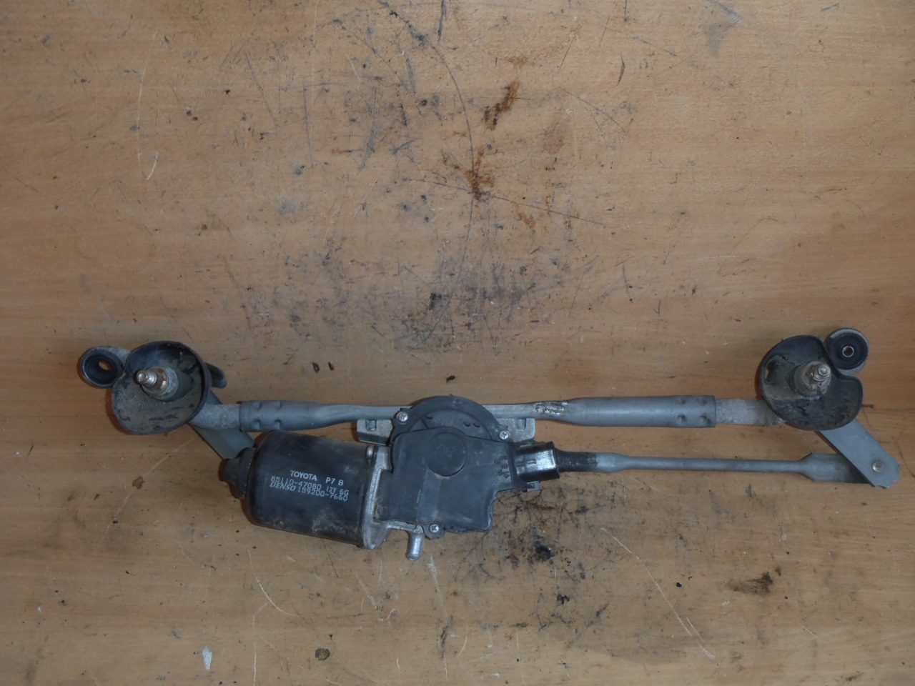 Motorek stěračů + táhla