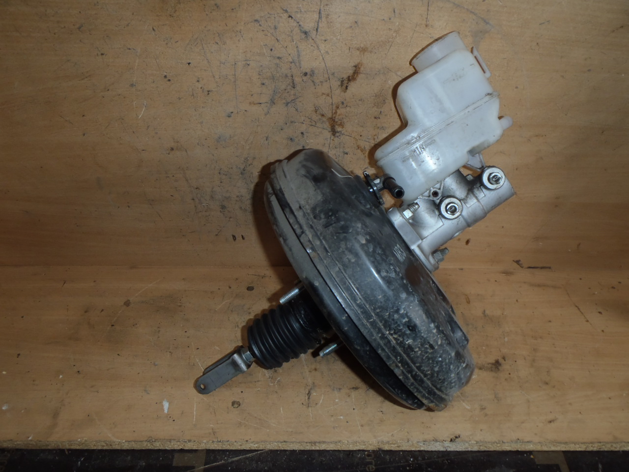 Brzdový válec + posilovač