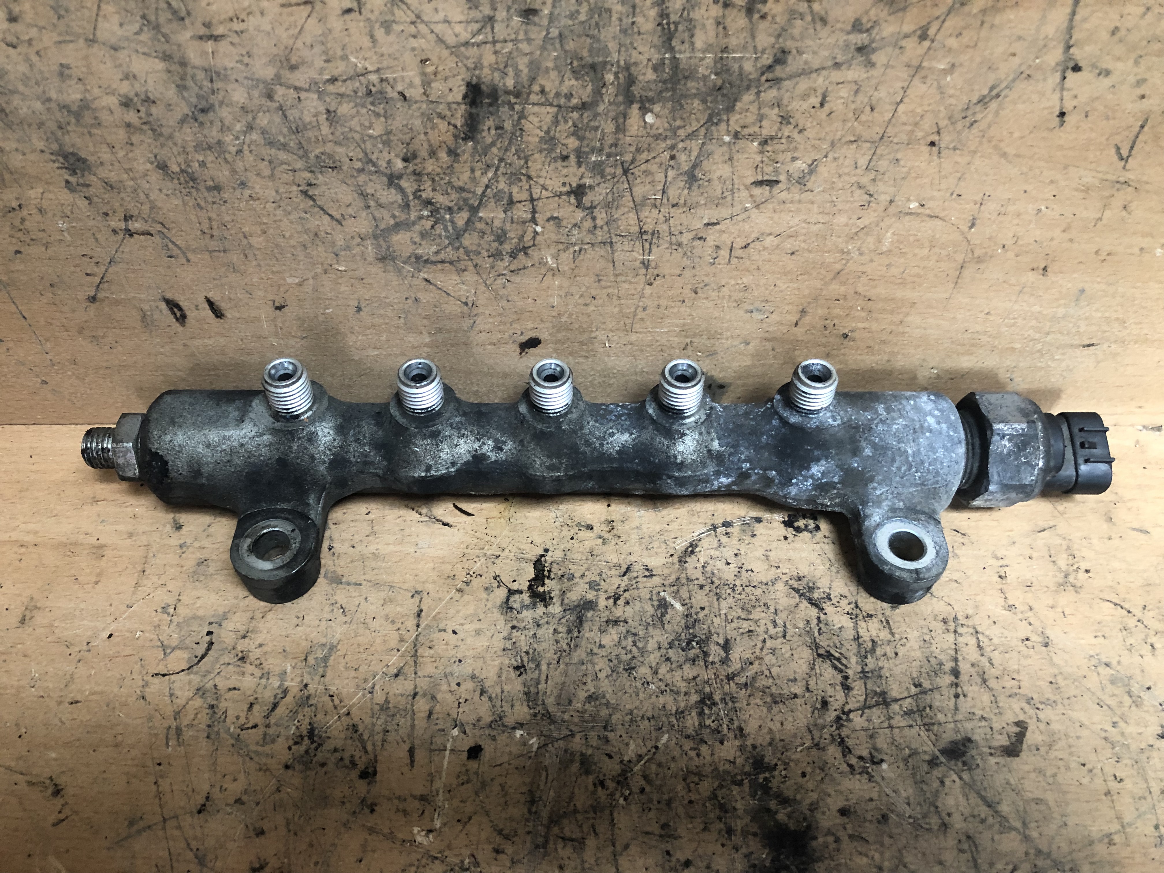 Vstřikovací lišta 