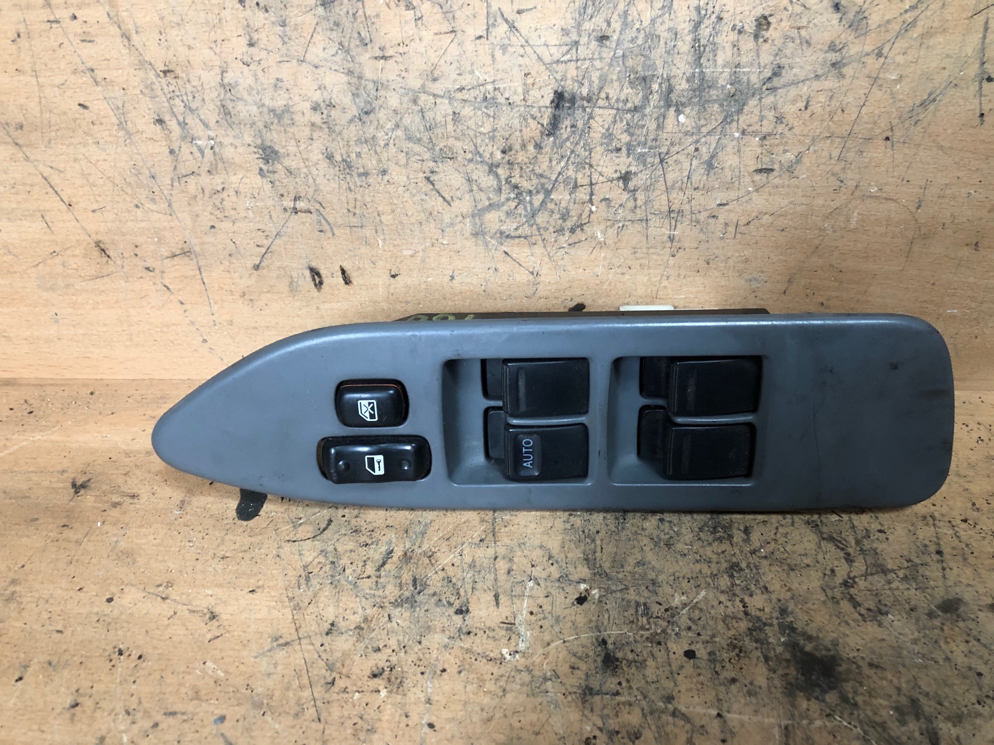 Ovládání oken - řidič 84820-60110