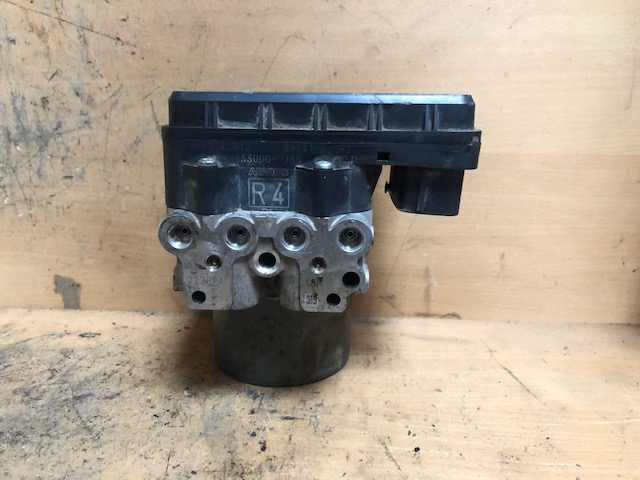 Kostka ABS 89541-42582