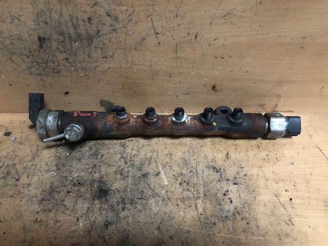 Vstřikovací lišta 89458-20051