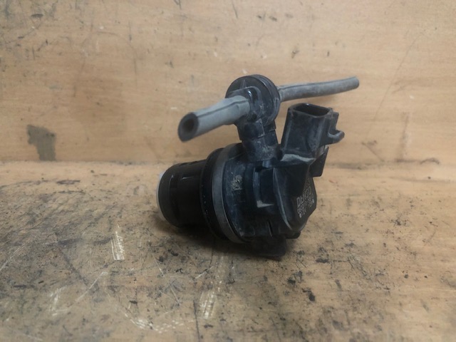 Motorek ostřikovačů