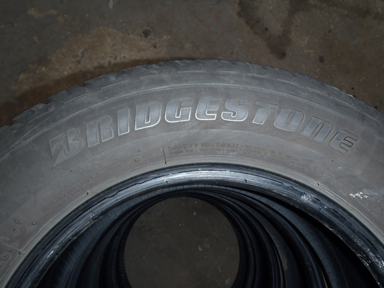 Pneu 235/60/R16 Bridgestone