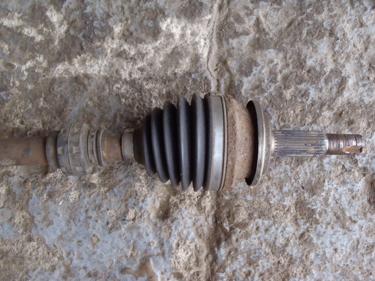 Pravá přední poloosa