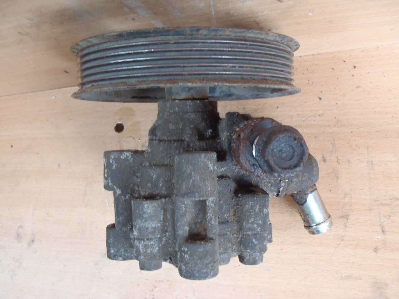 Servopumpa 4.7 benzín