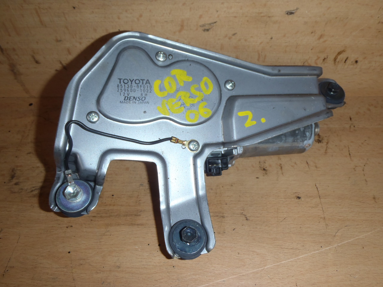 Motorek zadního stěrače