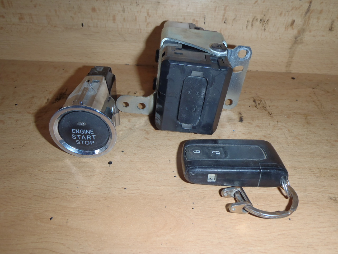 Spínačka s imobilizérem + jednotky 2.2 D-CAT 130 kW