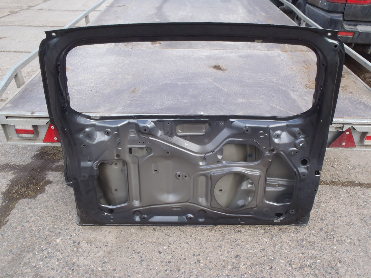 5. dveře s rezervou