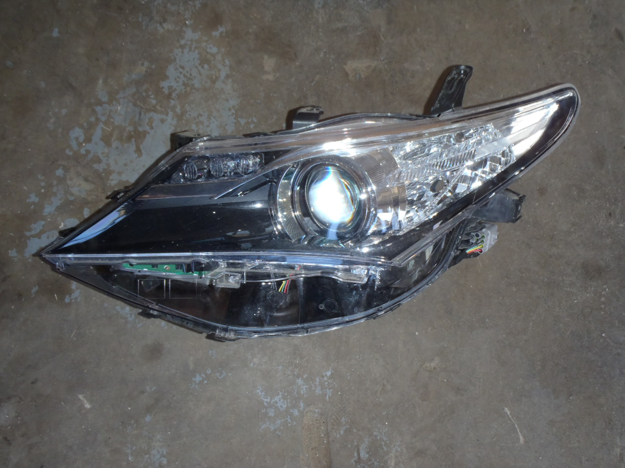 Levé přední světlo