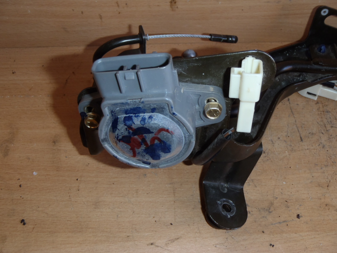 Pedál plynu s potenciometrem