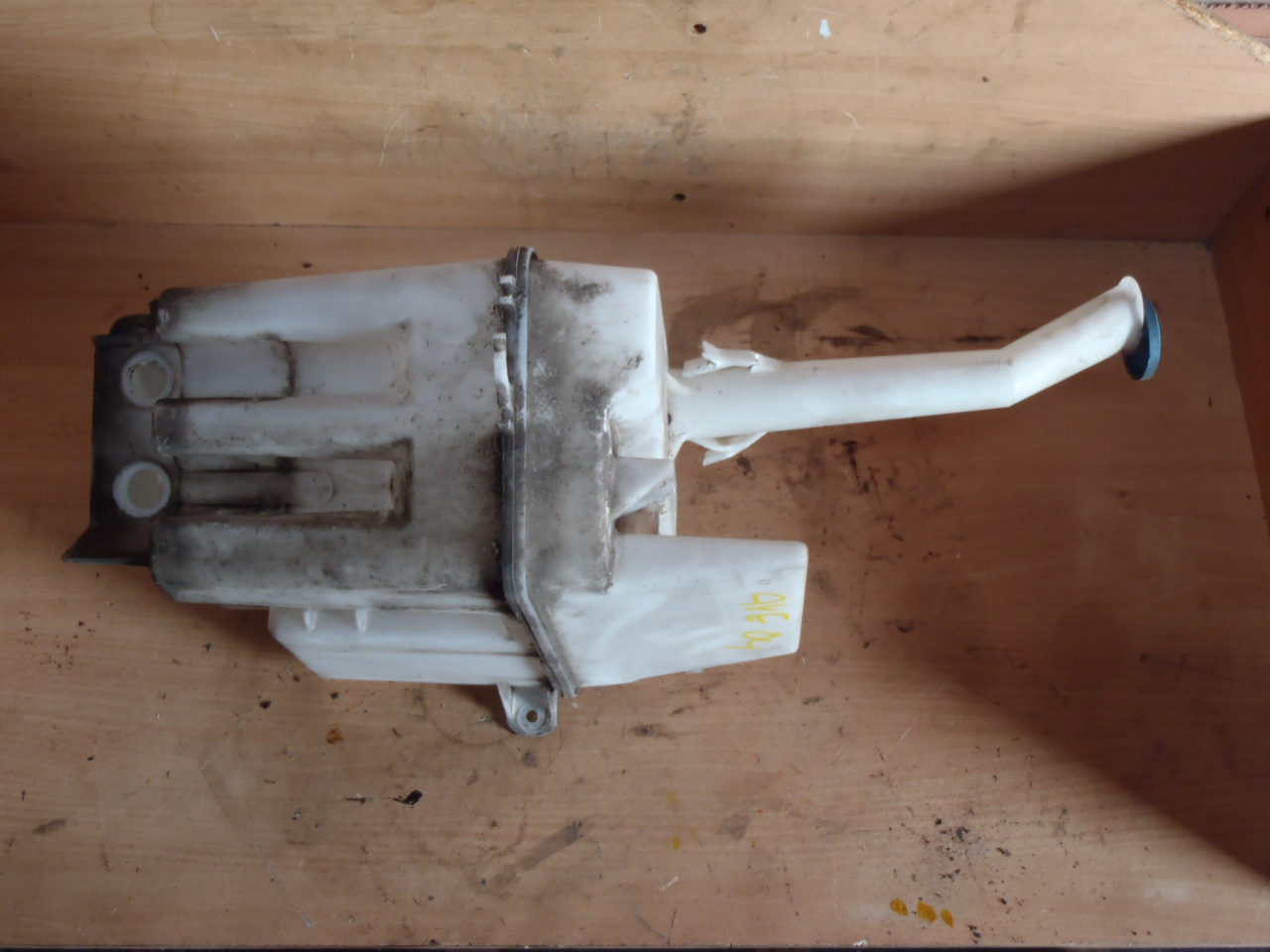 Nádobka ostřikovačů pro xenony