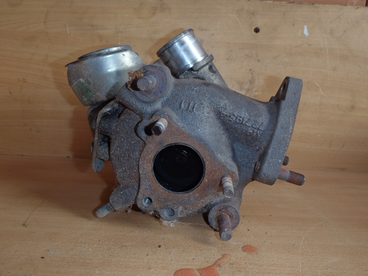 Turbo 2.0 D4D 17201-0G010