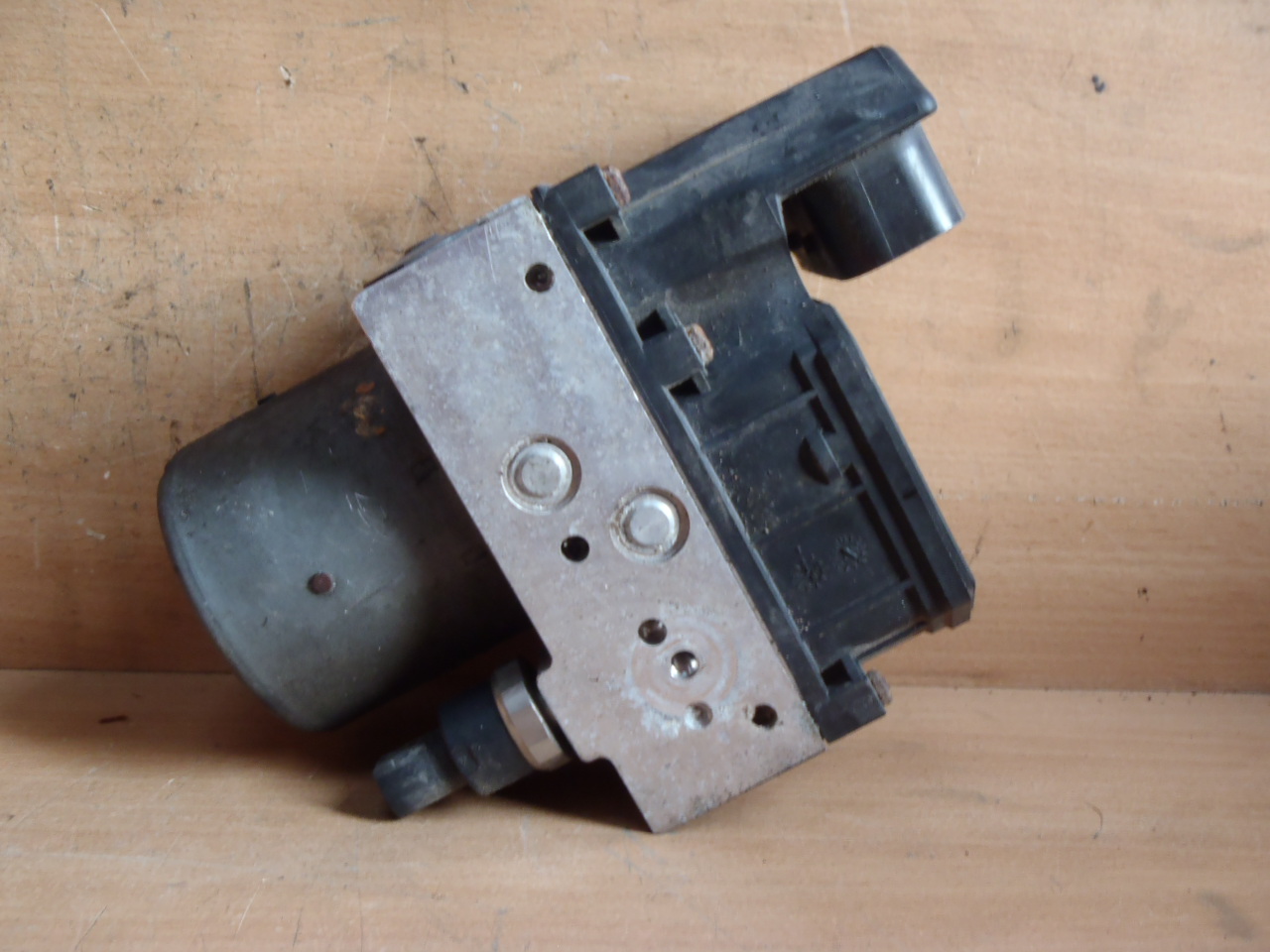 Kostka ABS 2.0 VVT-i 89541-05073