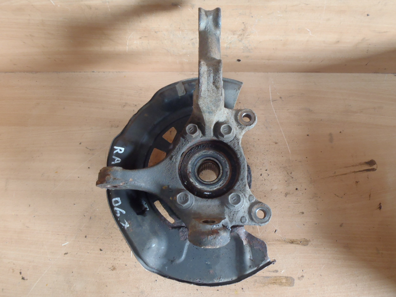 Přední těhlice L.