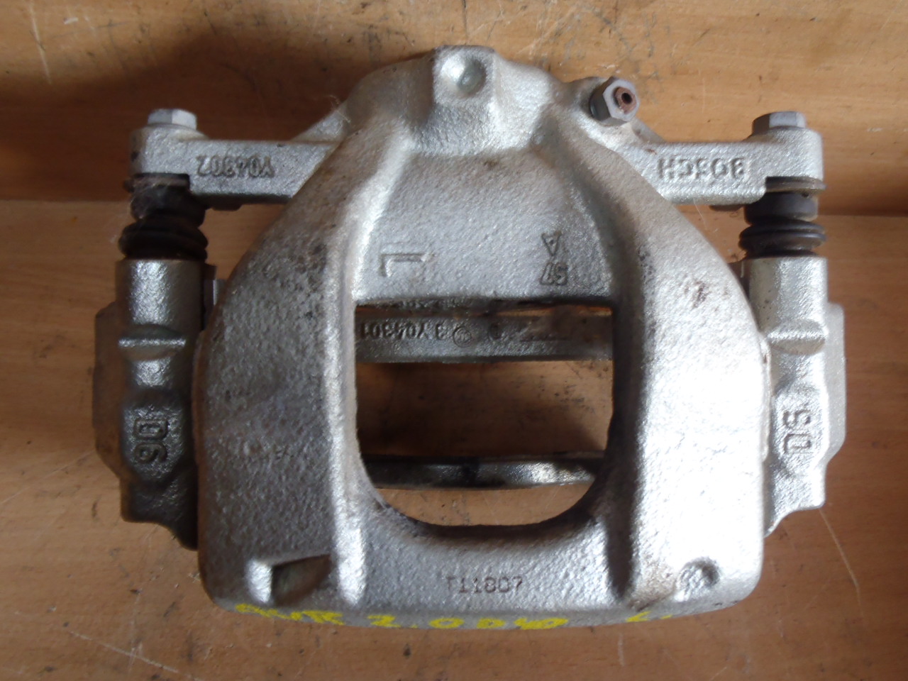 Přední brzdič L. 2.0 D4D Nový