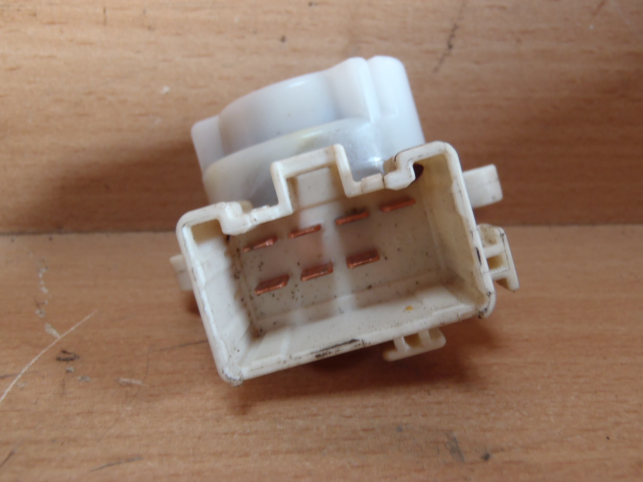 Oříšek pod spínačku